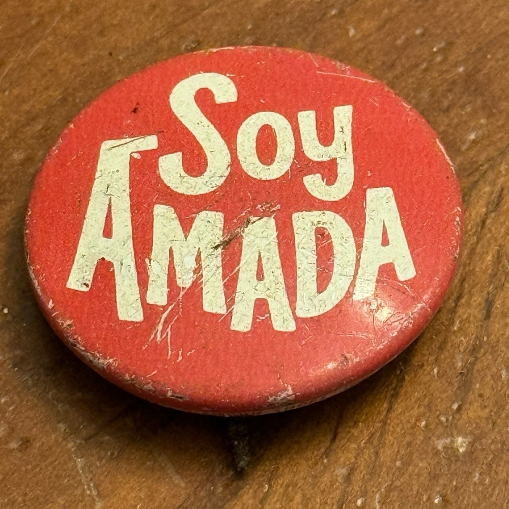 Soy Amada I Am Loved Helzberg Diamonds Small VTG Pinback Button Pin Round Circle